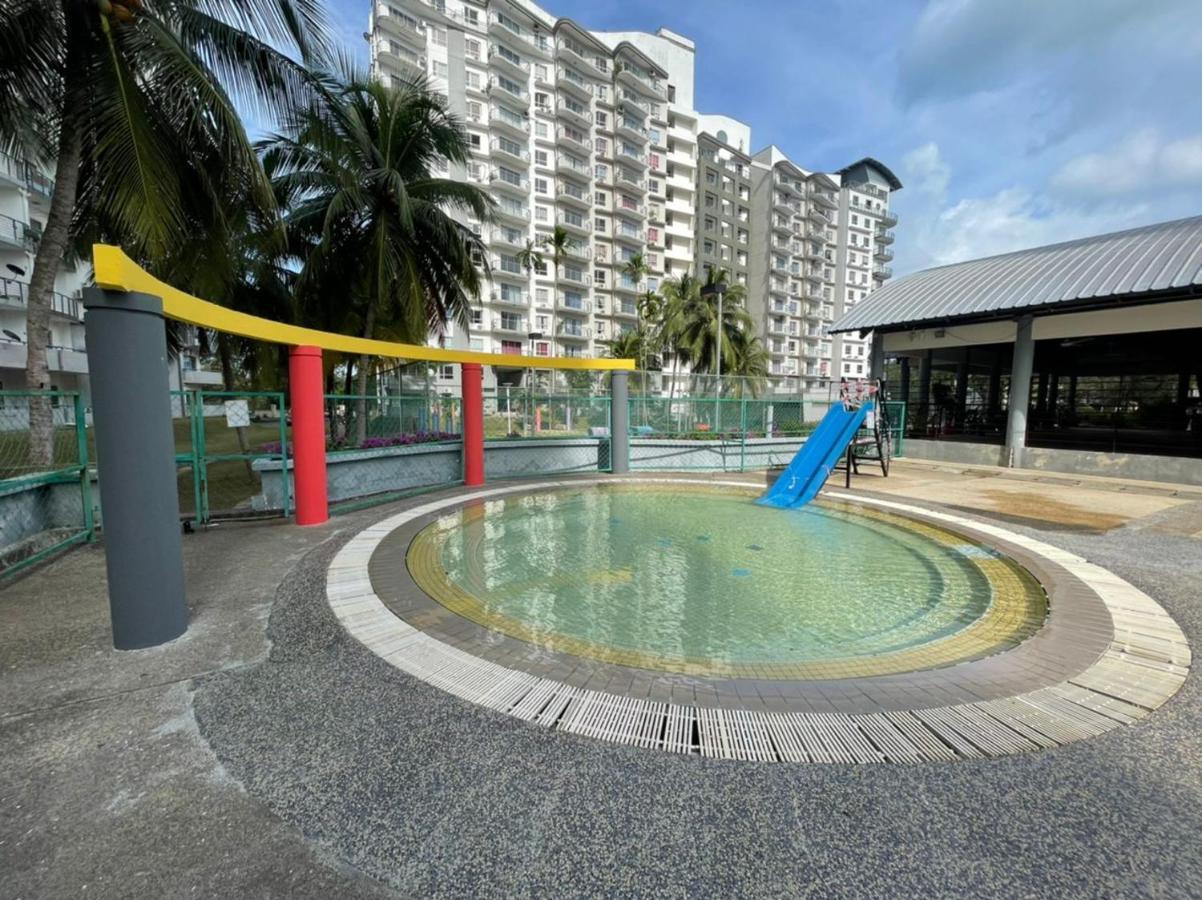 Fullhouse Marina View Villas Apartment Port Dickson Esterno foto